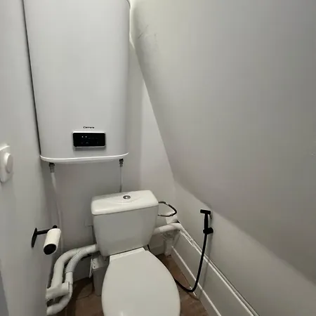 Batignolles, Montmartre 12m2 , Metro 13 Et 14 Appartamento