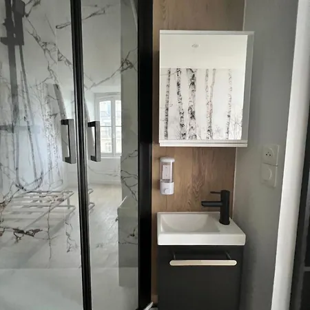 Appartamento Batignolles, Montmartre 12m2 , Metro 13 Et 14 *