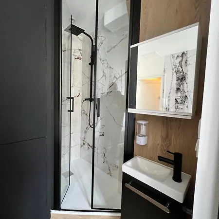 Batignolles, Montmartre 12m2 , Metro 13 Et 14 * Parigi