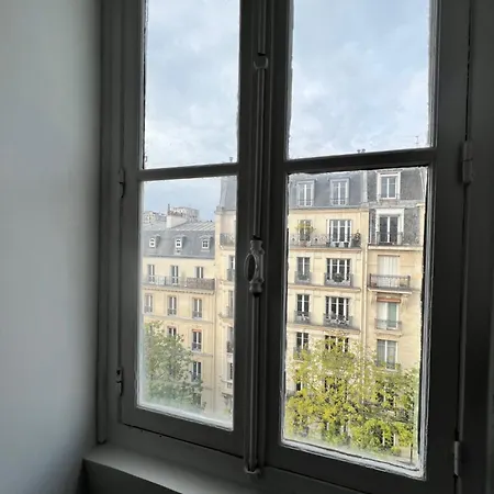 Batignolles, Montmartre 12m2 , Metro 13 Et 14 Parigi