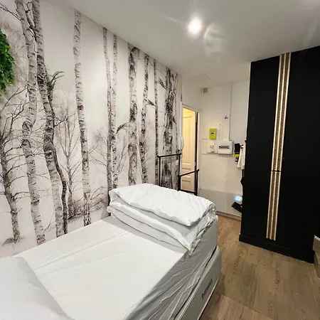 Appartamento Batignolles, Montmartre 12m2 , Metro 13 Et 14 Parigi