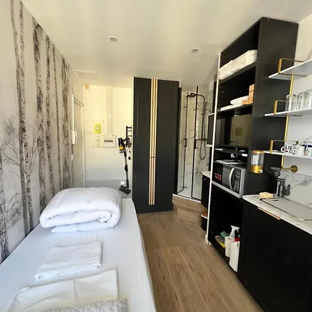 Batignolles, Montmartre 12m2 , Metro 13 Et 14 Appartamento